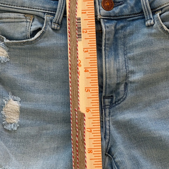 Stylish Blue Distressed Women's Jeans - Picture 7 of 8